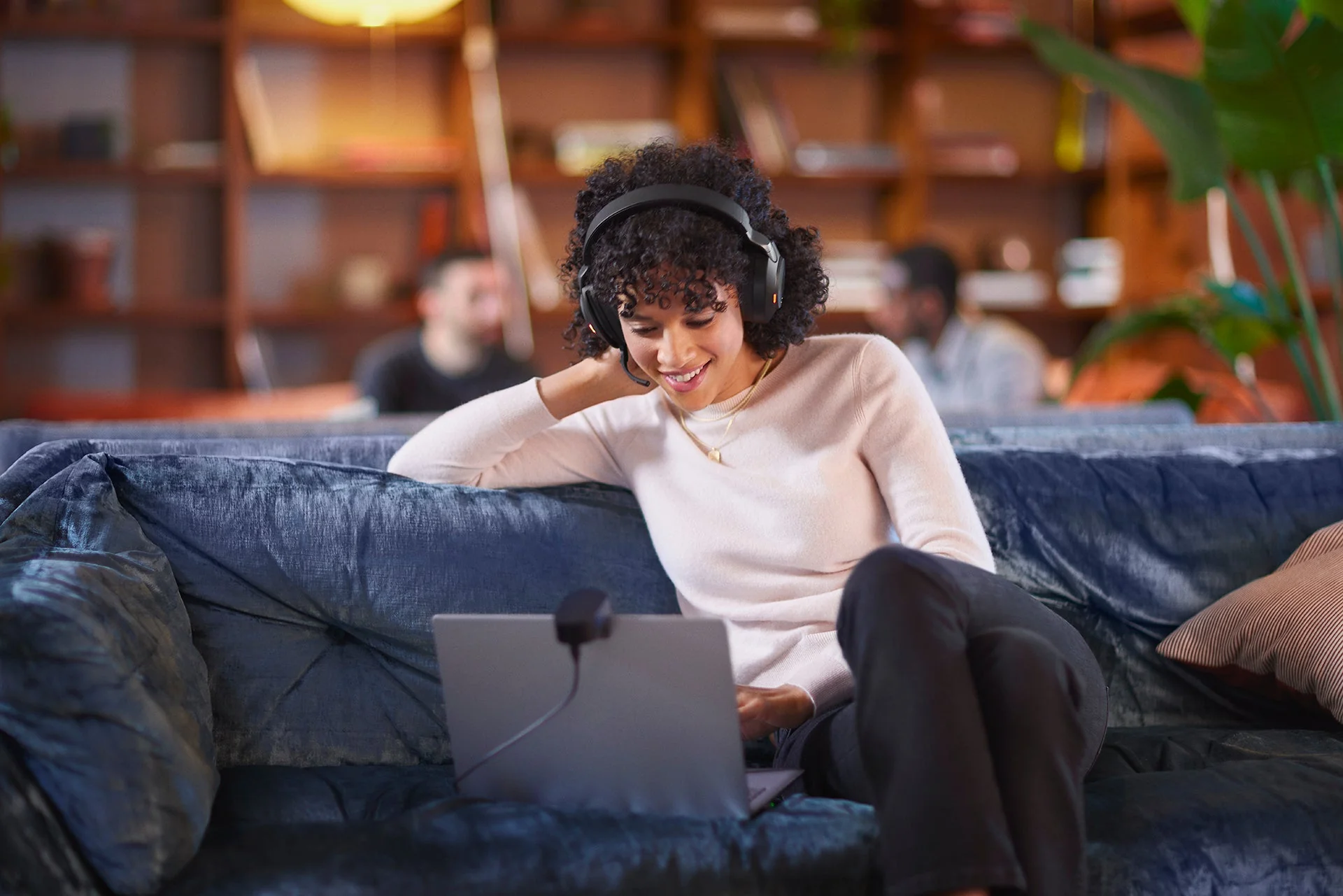 Jabra Evolve2 85 UC MS Professional Wireless Headsets - Image 5