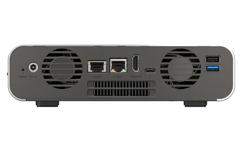 QNAP TBS-h574TX 5-Bay Thunderbolt All-Flash NASBook Tower NAS - Image 2