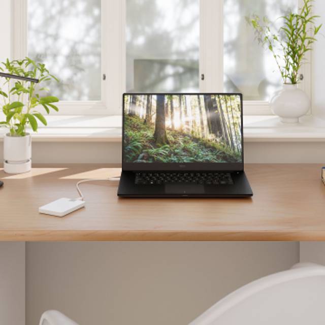 Seagate Ultra Touch Portable Hard Drive - Image 5