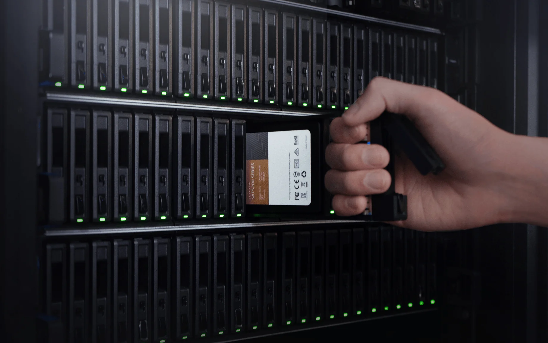 Synology SAT5200 Enterprise Series 2.5" SATA SSD - Image 3
