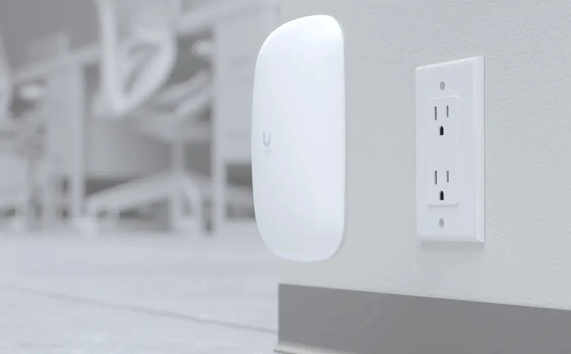 Ubiquiti U6 Extender AX5400 Access Point - Image 9