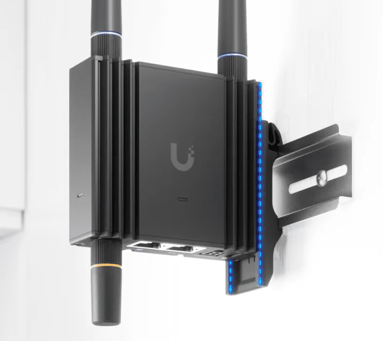 Ubiquiti UMR-Ultra 4G LTE Ultra Compact Mobile Router Ultra - Image 13