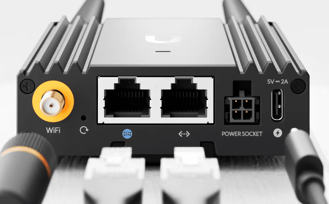 Ubiquiti UMR-Ultra 4G LTE Ultra Compact Mobile Router Ultra - Image 14